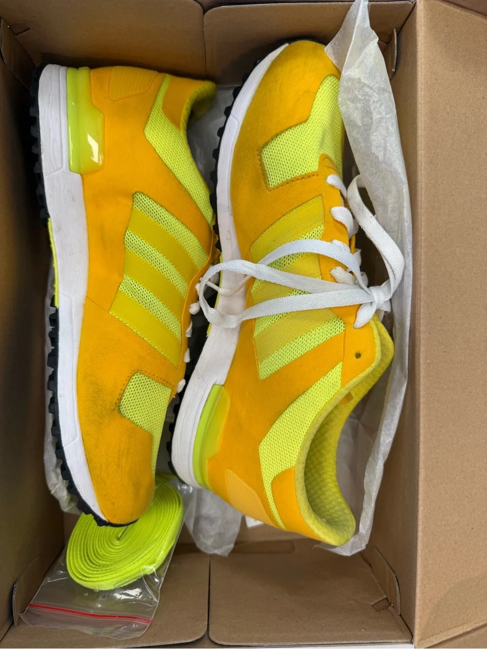 adidas Originals ZX 700 